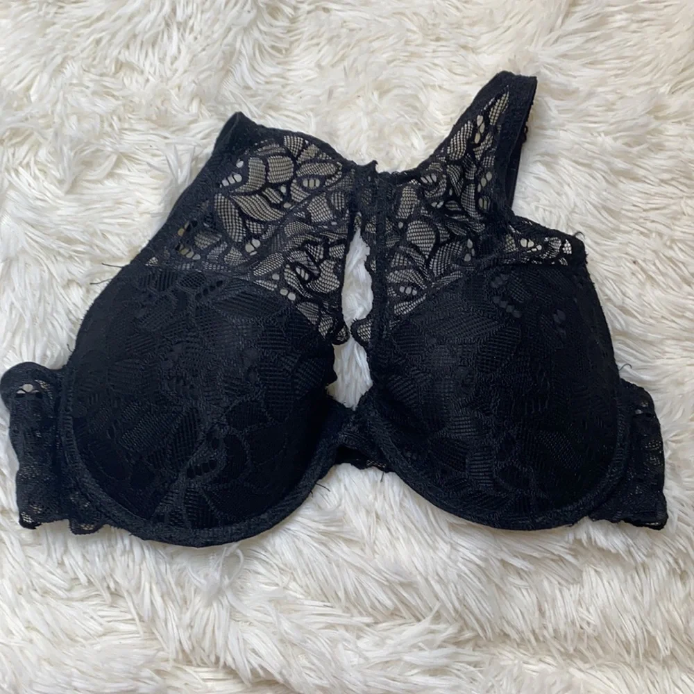 XOXO Black Lace Bra Size 34B Excellent Condition